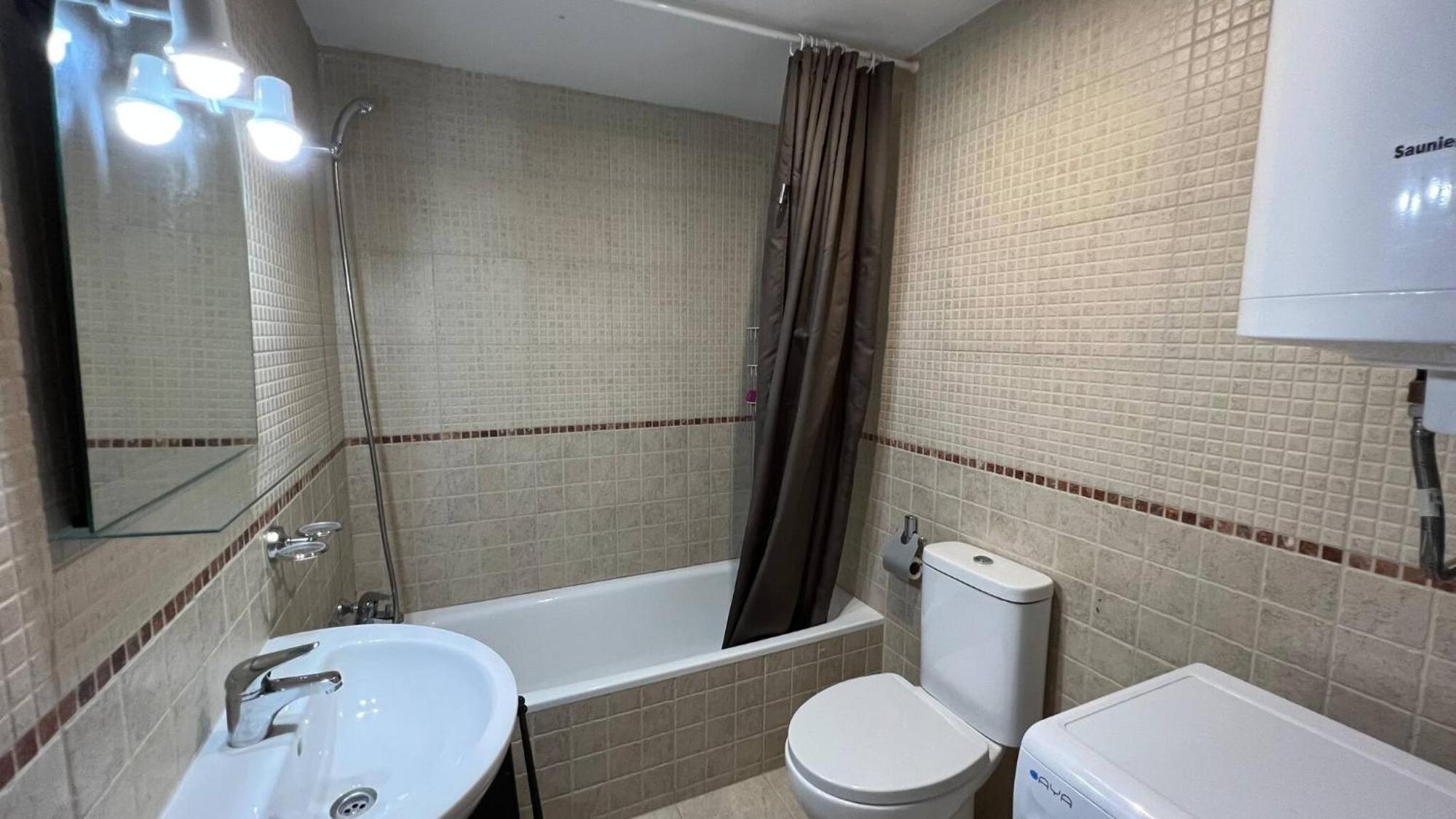 Bonito Apartamento Con Parking Y Piscina En Roses Av-53 Bagian luar foto