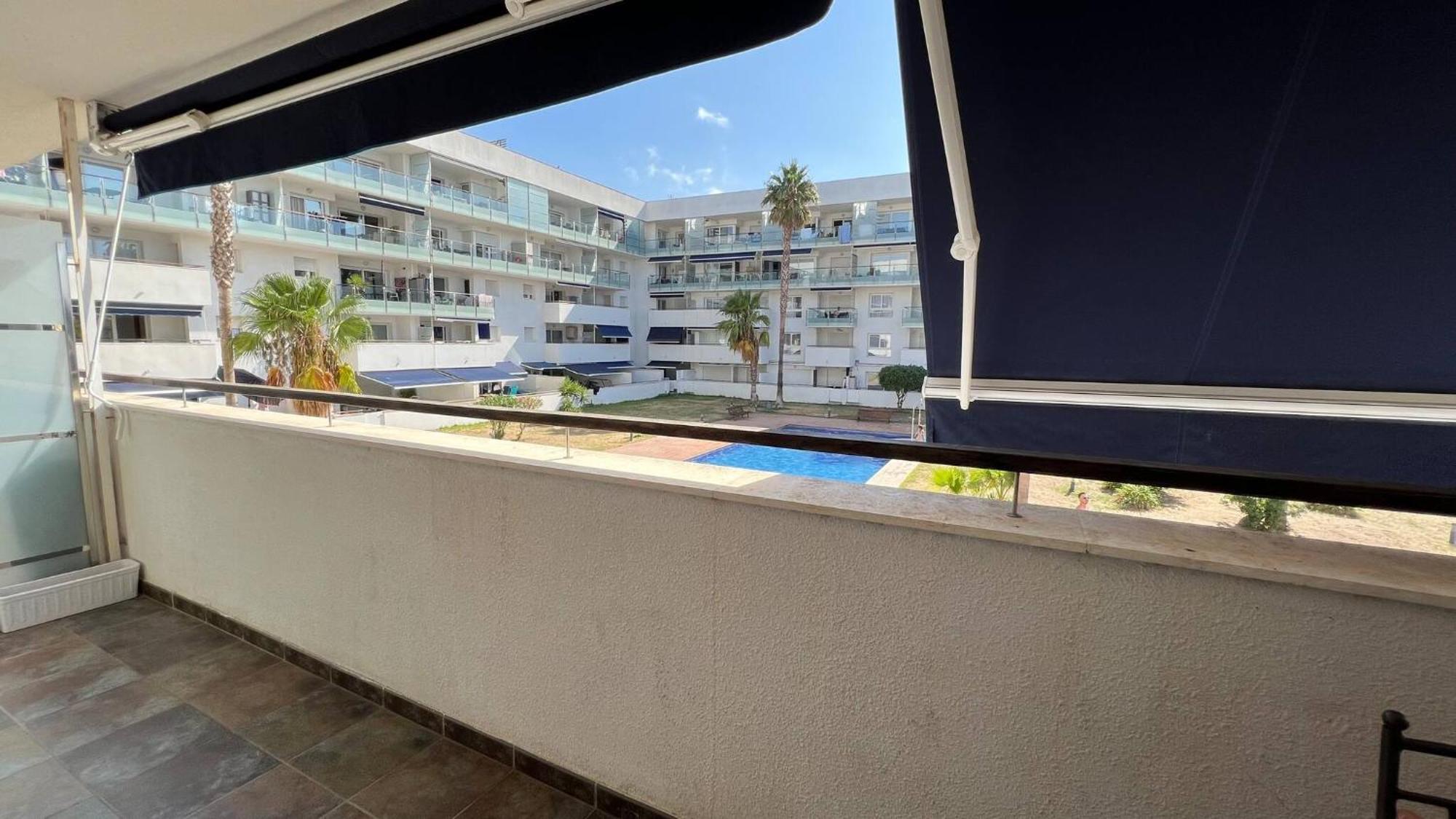 Bonito Apartamento Con Parking Y Piscina En Roses Av-53 Bagian luar foto